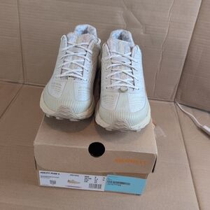 Merrell Agility Peak 5 Athletic Shoes - Cream and Gray Sz 9 Used